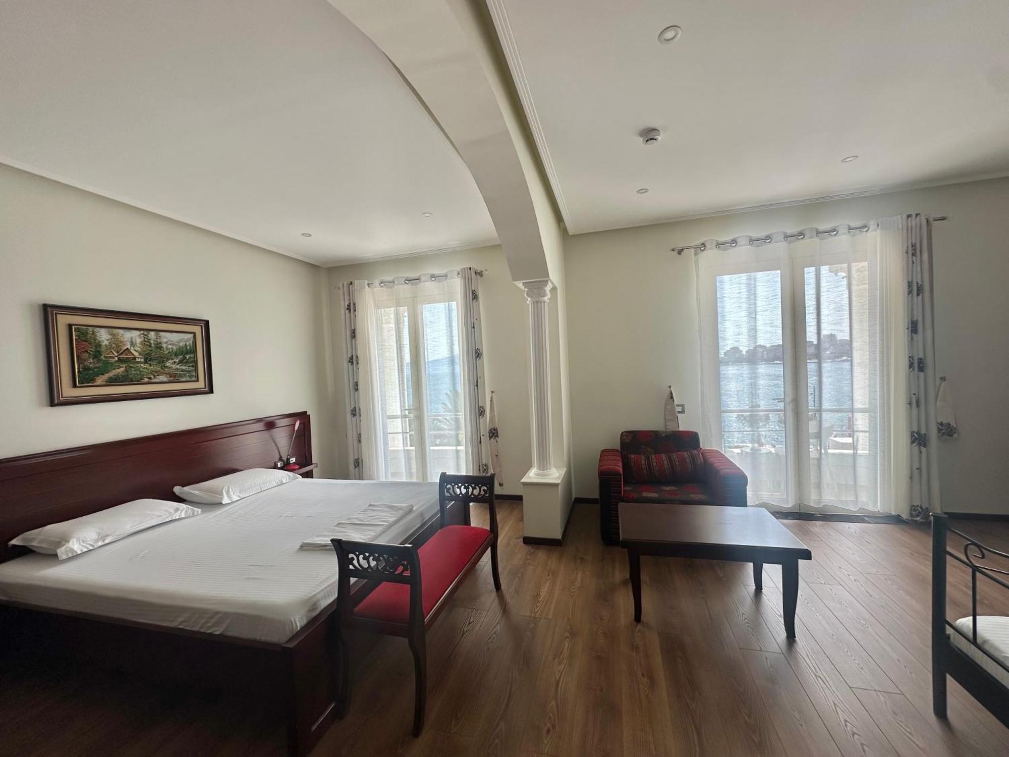 Vila Duraku Sarandë Exteriör bild