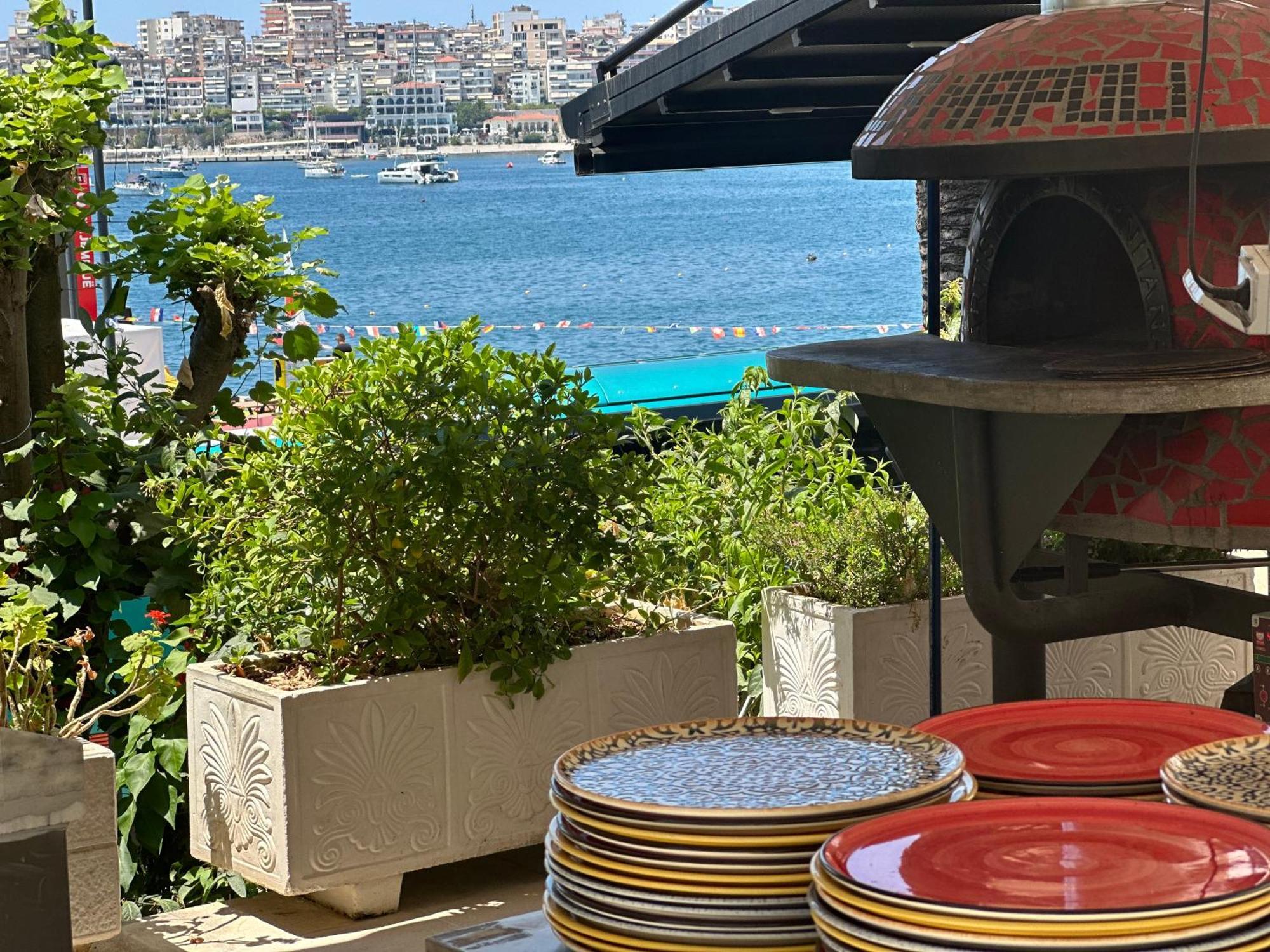 Vila Duraku Sarandë Exteriör bild