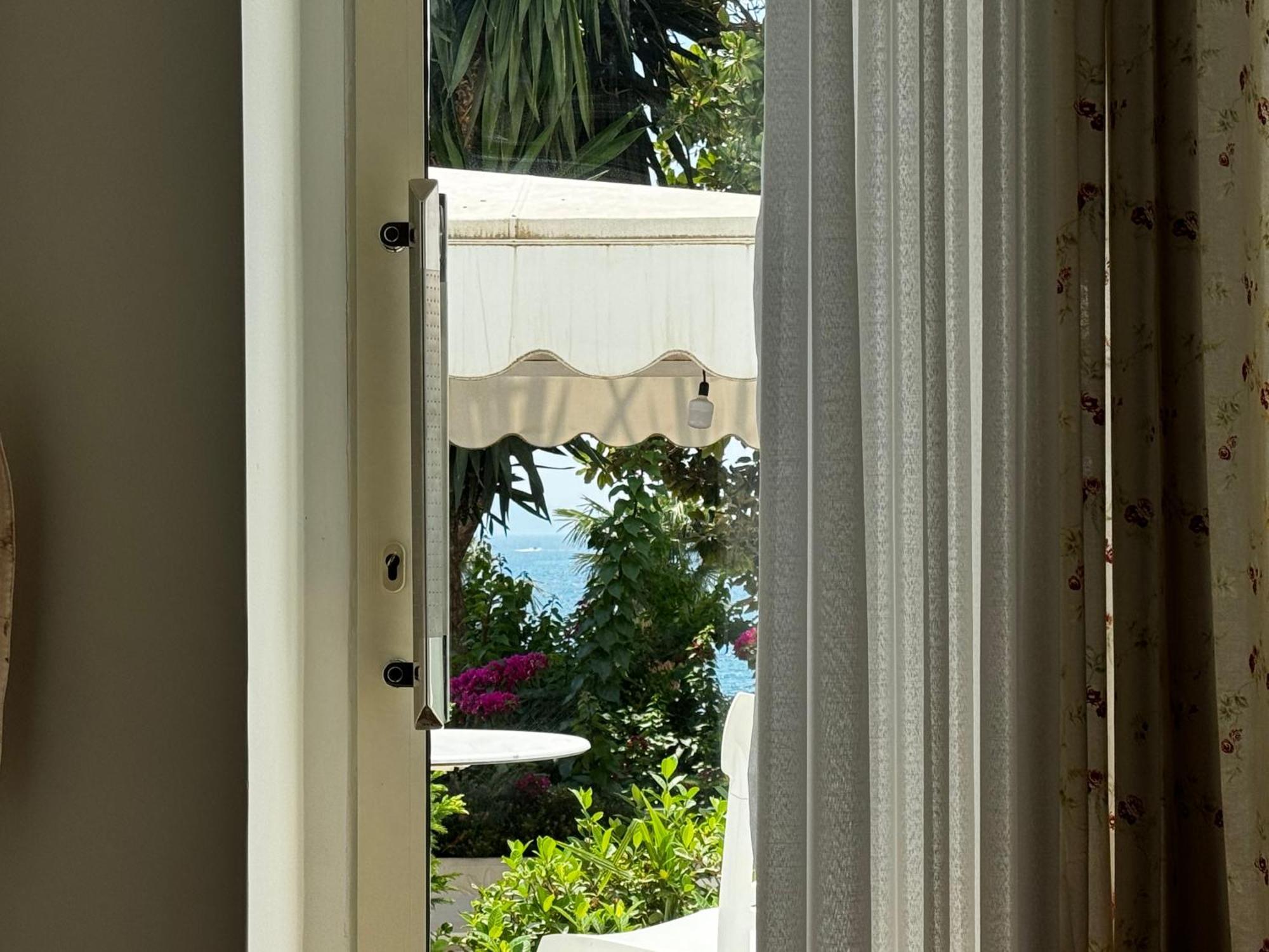 Vila Duraku Sarandë Exteriör bild